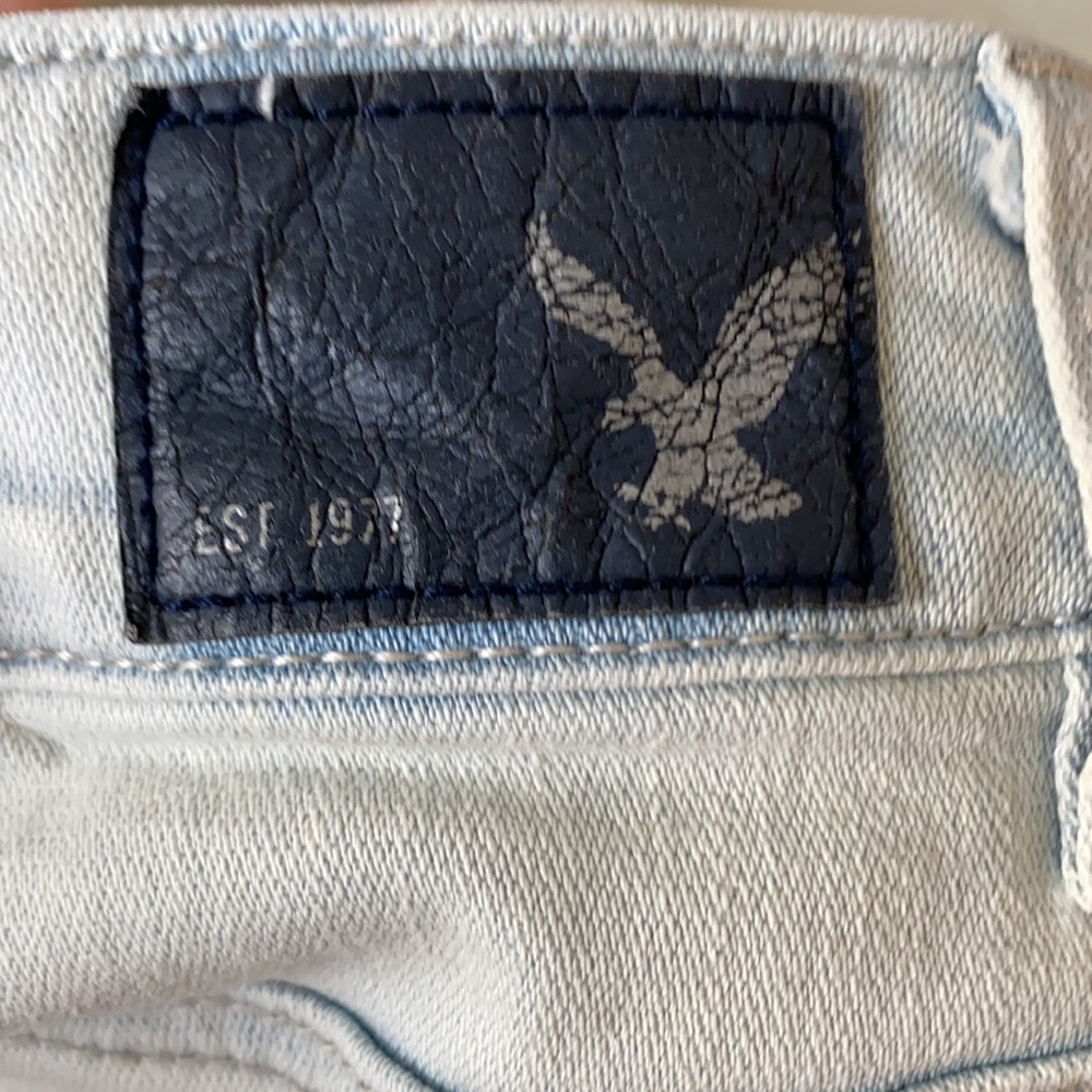 American Eagle Denim High Waisted Shorts Size 4 - Picture 3 of 5